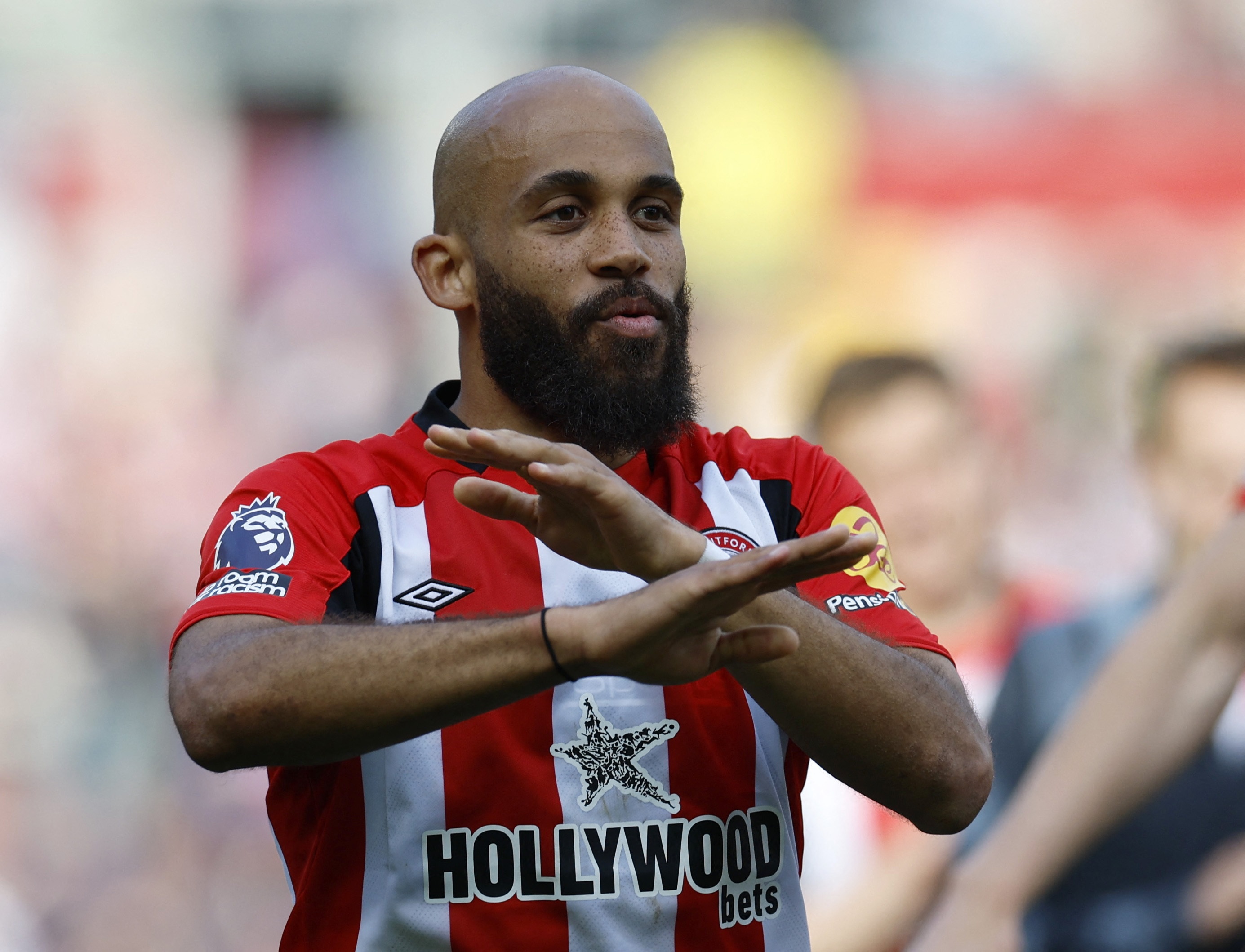 kaiyun-记者：姆贝莫预计本周末接受曼联体检，转会费最高可达7100万镑